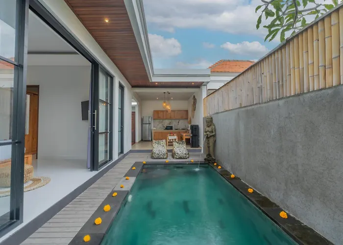 The Nugraha Private Pool With Rice Field View *